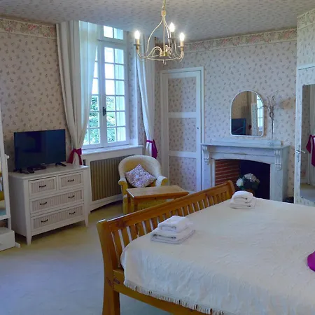 Château Du Puits Es Pratx Alojamento de Acomodação e Pequeno-almoço 3*