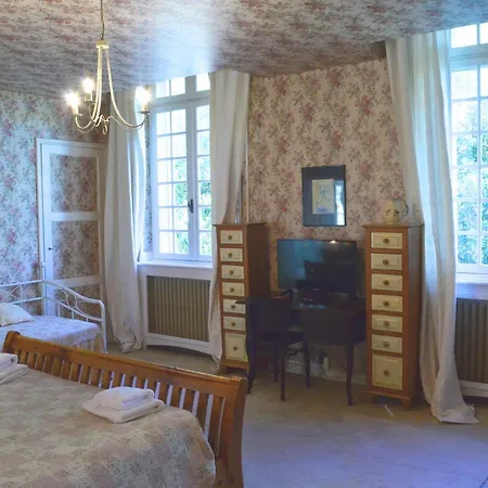 Chateau Du Puits Es Pratx Ginestas