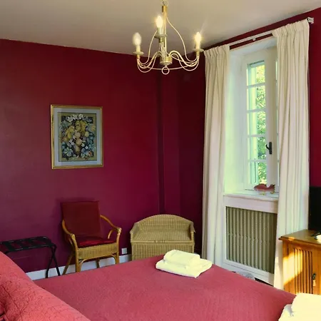 Chateau Du Puits Es Pratx לינה וארוחת בוקר 3*