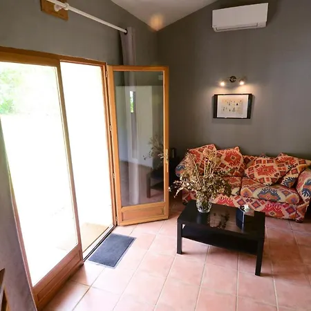 לינה וארוחת בוקר Chateau Du Puits Es Pratx