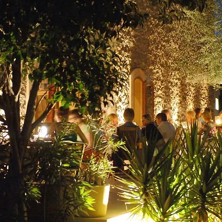 לינה וארוחת בוקר Chateau Du Puits Es Pratx