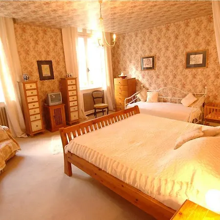 לינה וארוחת בוקר Chateau Du Puits Es Pratx