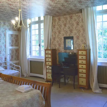 Chateau Du Puits Es Pratx לינה וארוחת בוקר