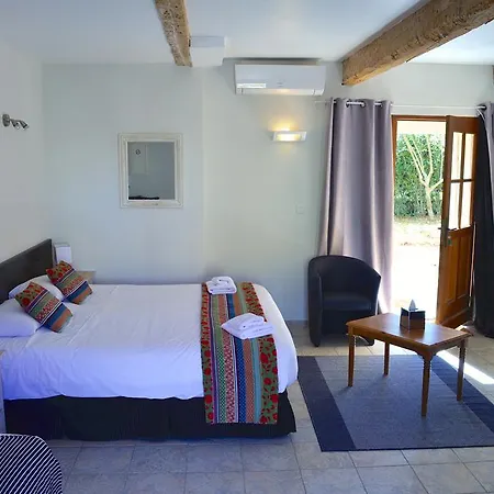 Chateau Du Puits Es Pratx לינה וארוחת בוקר 3*