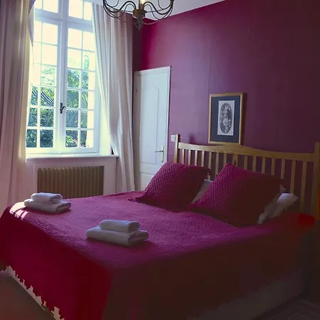 לינה וארוחת בוקר Chateau Du Puits Es Pratx 3*